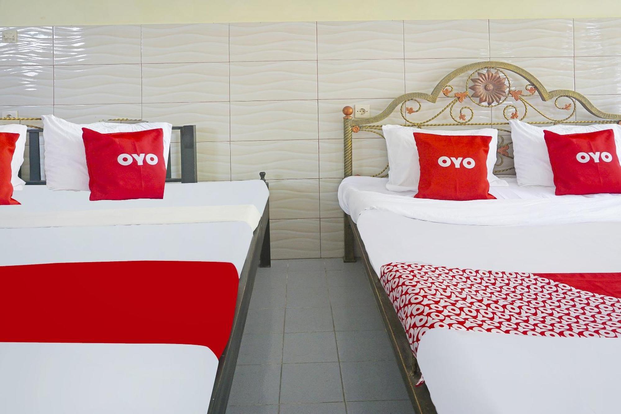 Putih Mulia Homestay Syariah Lumajang Exterior foto